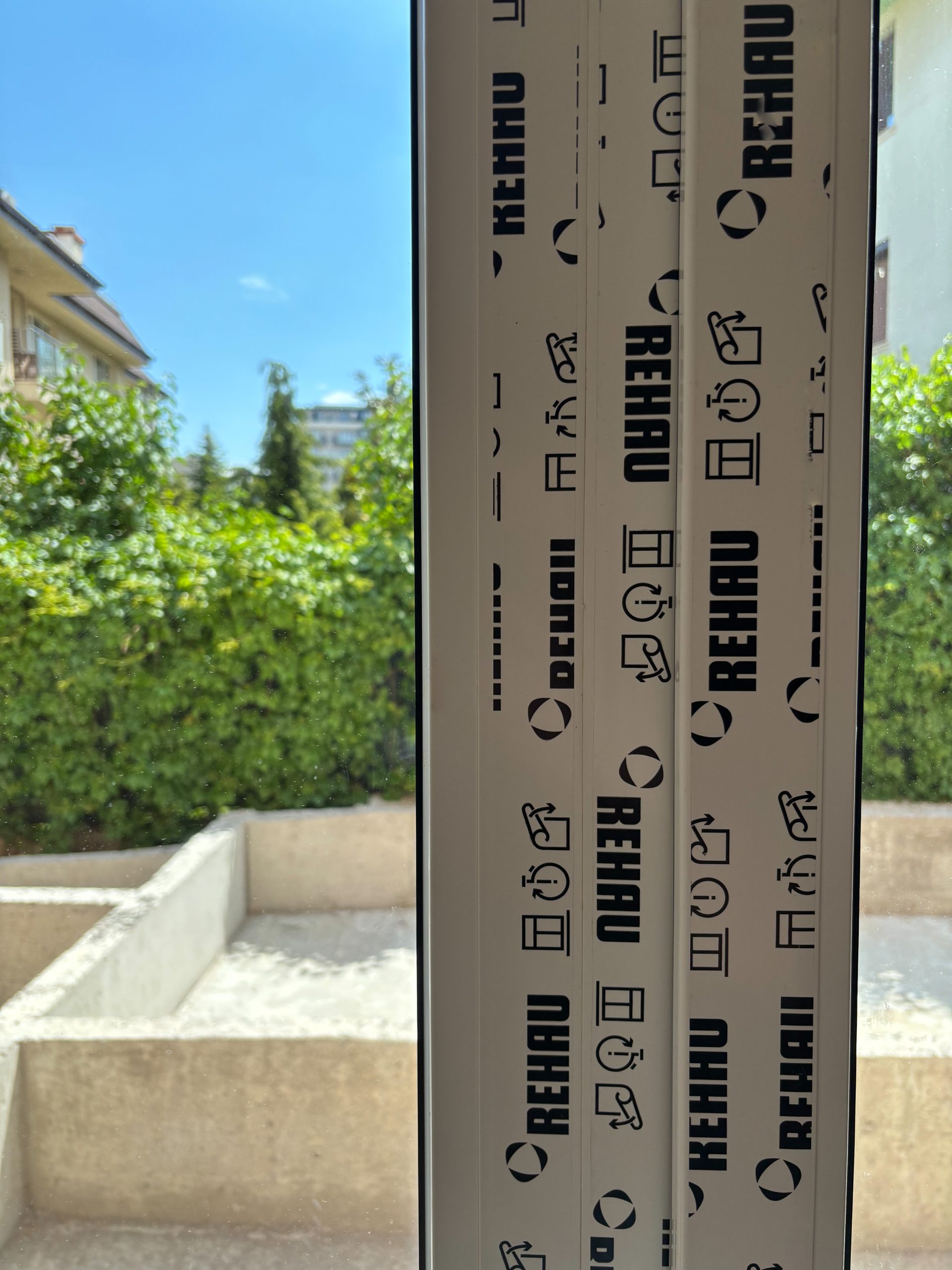 Дограма REHAU